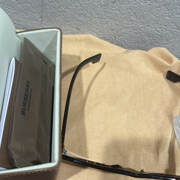 Burberry Havana/Brown Sunglasses - Picture 6 of 6